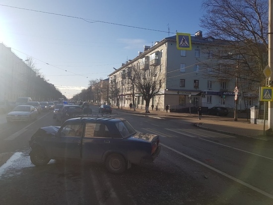 Двое детей и мужчина пострадали в ДТП в Твери