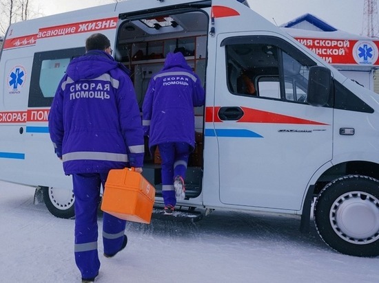 Медики из Ноябрьска совершили марш-бросок по зимнику и спасли человека с переломами обеих ног