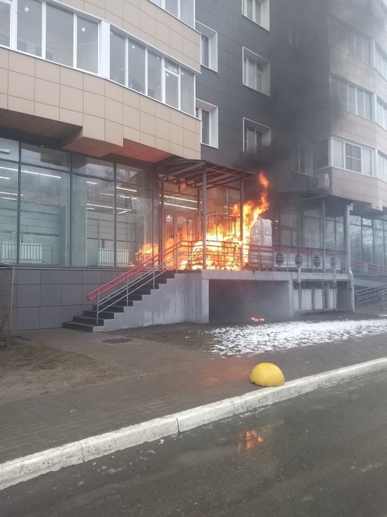 В Дзержинском районе Ярославля пожарные тушили супермаркет