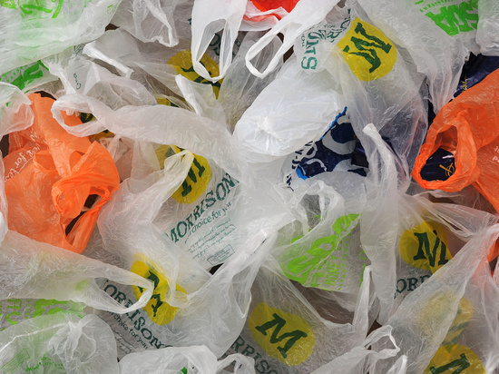 Магазины крупной сети в Омске отказываются от пластиковых пакетов