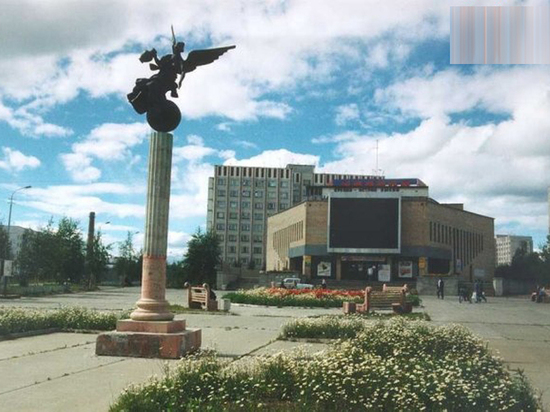 Где быть детскому театру?