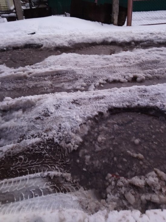 Жители Пролетарского района Тулы продолжают жаловаться на разбитые дороги