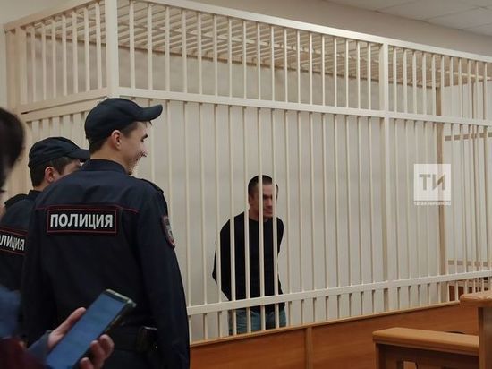 В Казани судят мужчину за курение травки с девушкой-подростком