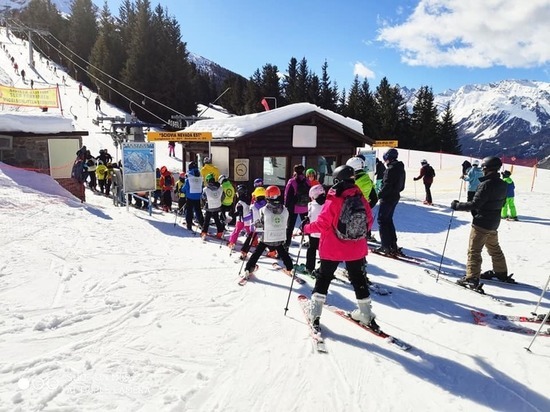 На горнолыжных курортах Ломбардии остаются толпы туристов