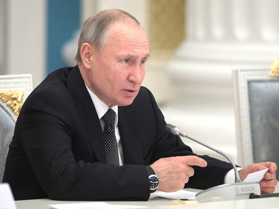 Путин получит новые полномочия сразу после голосования по Конституции
