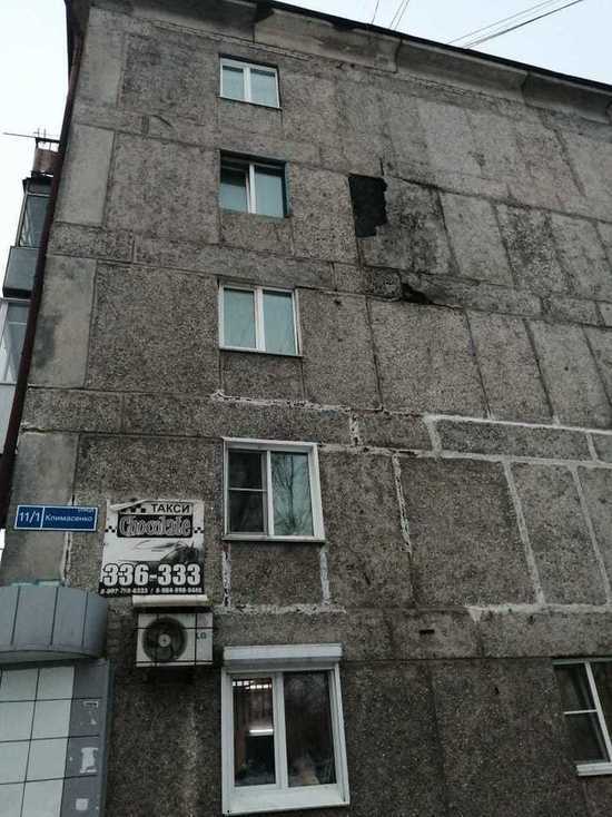 Разваливающийся на глазах новокузнечан многоквартирный дом будут ремонтировать