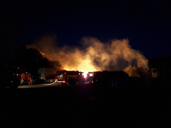 В Ивановской области в ночном пожаре сгорел огромный дом, есть пострадавший