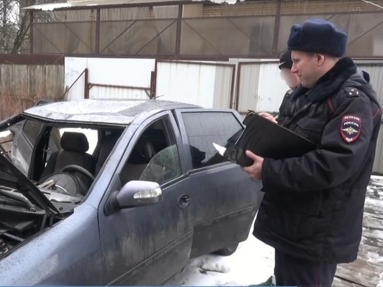 Теперь ни автомобиля, ни мужика: житель Костромы разбил авто своей девушки