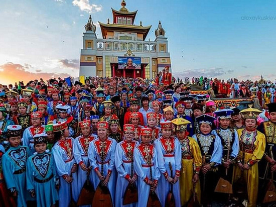 В подношении Будде и Далай-ламе сыграют 1000 калмыцких музыкантов