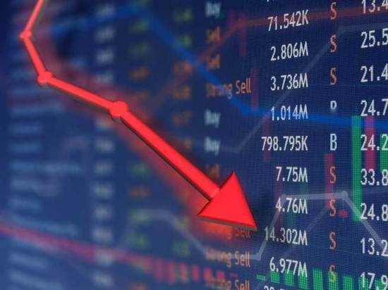 Курсы акций на Нью-Йоркской фондовой бир­же потеряли свыше тысячи пунктов