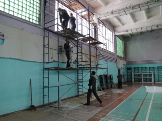 Ремонт, произведенный в ивановском спорткомплексе «Автокраны» оценил чиновник из городской администрации