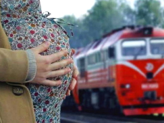 Женщина с "тяжелым" ребенком родила между станциями в Тверской области