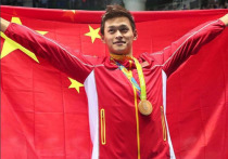 Скандально известный пловец Сунь Ян проиграл дело по допингу в Спортивном арбитражном суде и был дисквалифицирован на восемь лет. В июле китайца бойкотировали на чемпионате мира за намеренную порчу допинг-пробы. Трехкратный олимпийский чемпион точно пропустит Олимпиаду в Токио, да и вообще вряд ли когда-то вернется. 