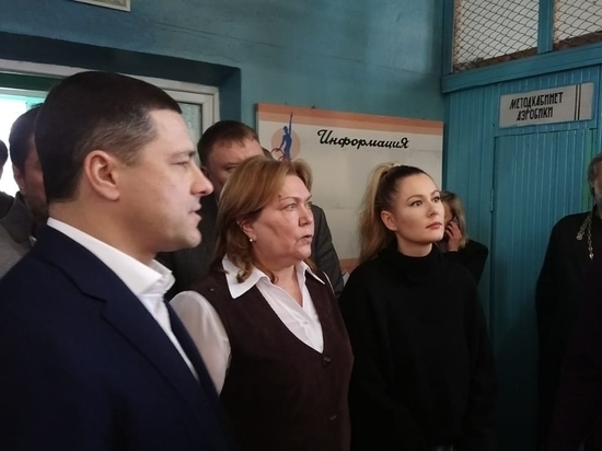 Звезда сериала «Универ» Мария Кожевникова посетила в Пскове школу гимнастики