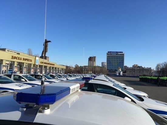 В Ленинском районе Саратова «семерка» протаранила офис фирмы микрозаймов