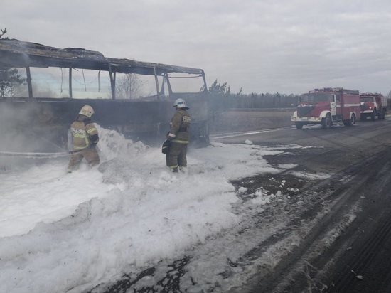Пассажирский автобус с людьми загорелся под Калугой