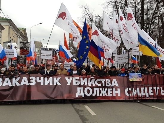 Шествие памяти Бориса Немцова посвятили политзаключенным