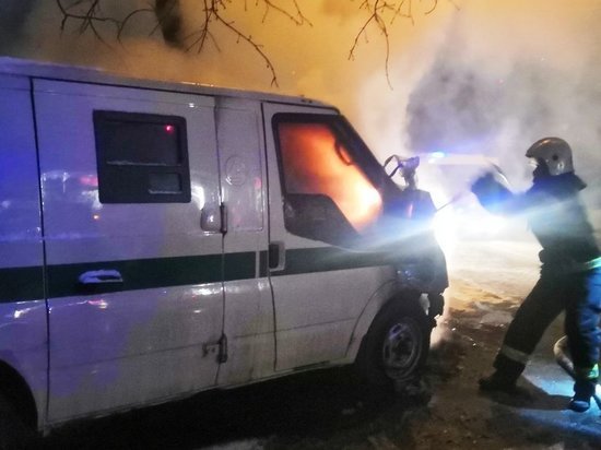 В Калуге сгорел фургон