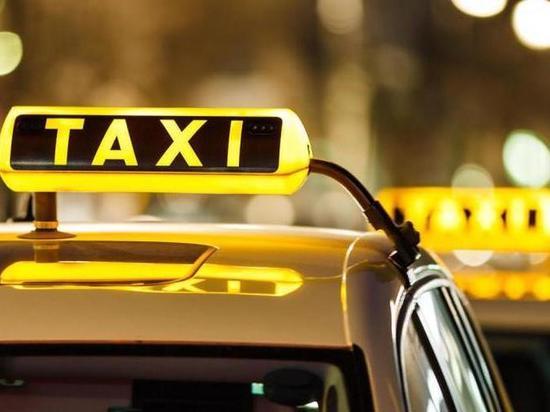 В Мытищах таксист высадил пассажиров и скрылся с их ребенком