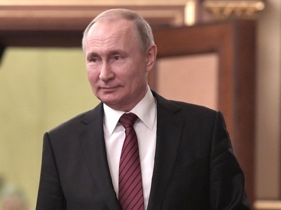 Путин внес в Госдуму новые поправки к Конституции на 24 страницах
