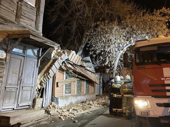 В МЧС прокомментировали обрушение стены дома в Самаре