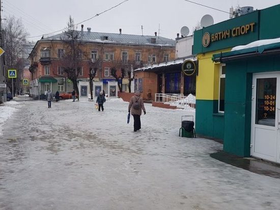 "Город-каток": кировчане возмущены гололедом на тротуарах