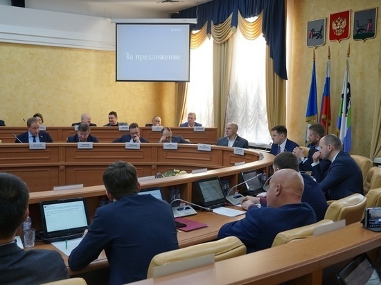 На сессии депутаты снова пытались заставить чиновников заниматься Иркутском