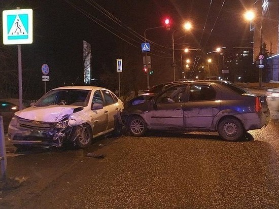 В Ижевске в автомобильном столкновении пострадали двое детей и взрослый