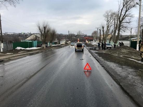 Под Саратовом разбился подросток на мопеде, протаранивший «Ладу»