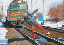 В конце февраля на железнодорожных путях у станции Расторгуево в подмосковном Видном погибла 12-летняя девочка