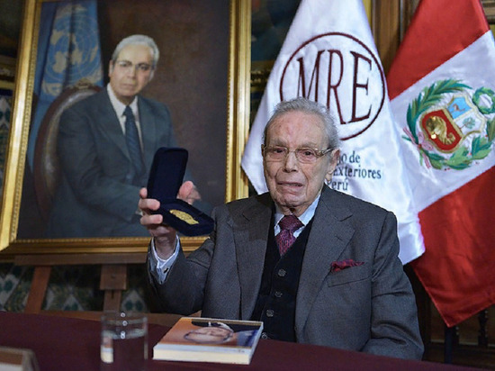 На 101 году скончался экс-генсек ООН Хавьер Перес де Куэльяр