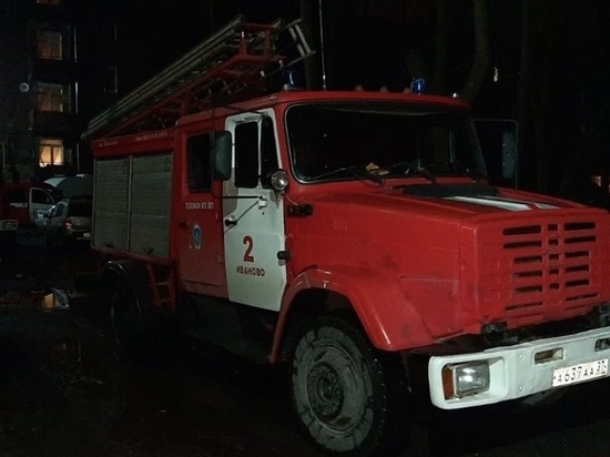 В Иванове загорелся дом на улице Строителей
