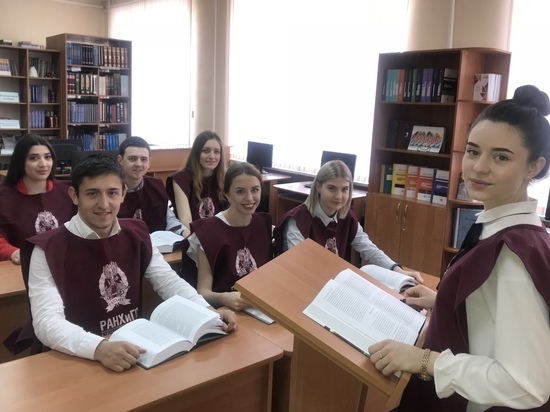 Студенты Ставропольского филиала РАНХиГС провели акцию ко Дню чтения