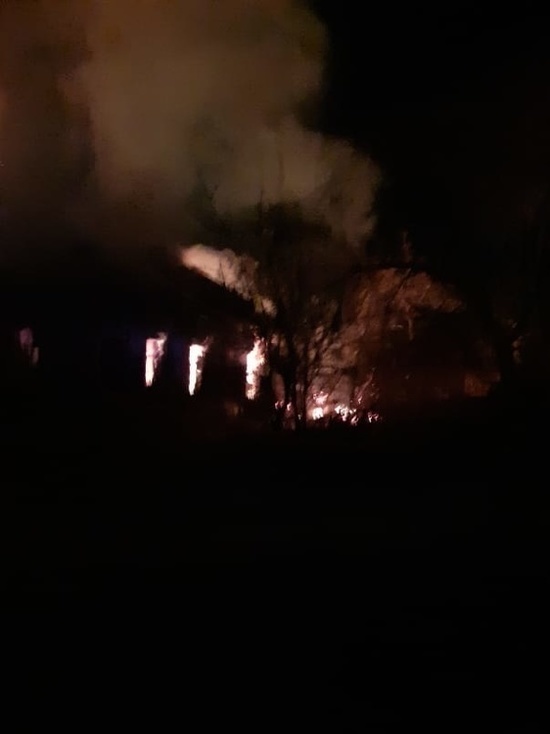 В калужской деревне сгорел дом