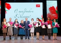 Более 40 лучших труженицам Забайкальской железной дороги накануне Международного женского дня вручили ведомственные и краевые награды