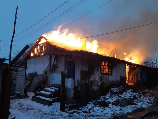 В пожаре белгородского барака погибли двое