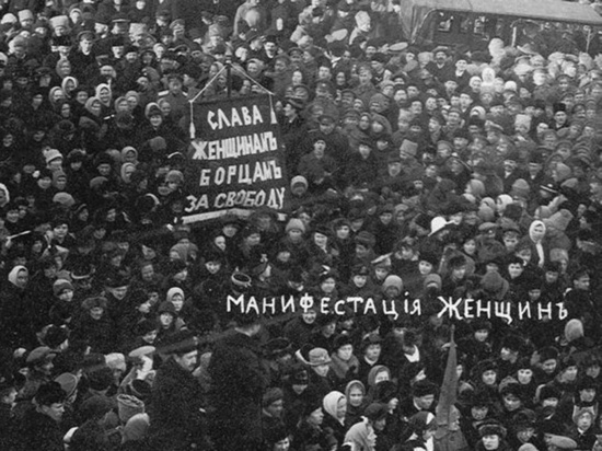 Как 90 лет назад в СССР женщин попытались сделать «общественными»