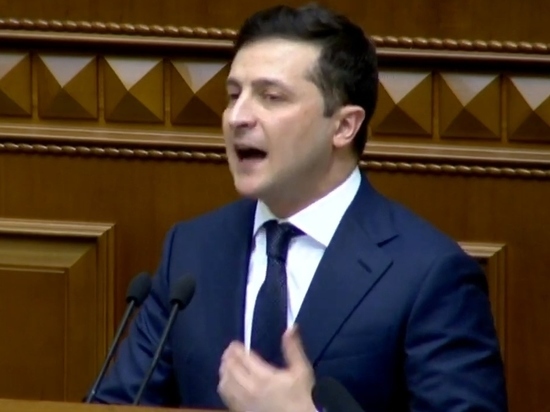 Зеленский назвал свое президентство "затыканием дыр"