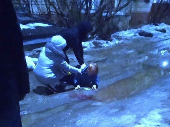 В Кирове пенсионерка сломала нос на скользком тротуаре