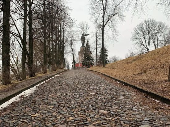 В Центральном парке Костромы станет больше тропинок и они будут шире