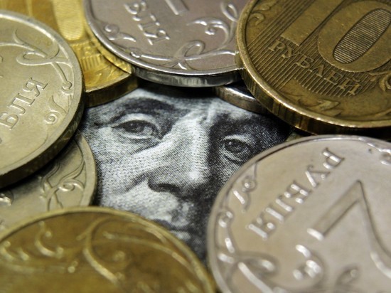 Евро по 85, доллар по 75: рубль и нефть рухнули
