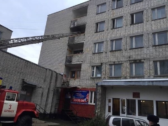 В Брянске загорелось общежитие колледжа искусств