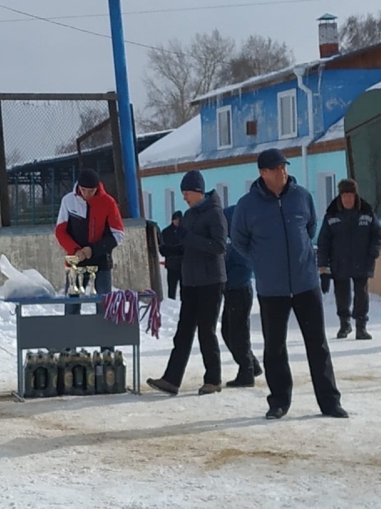 «После спорта в баньку»: участникам турнира по мини-футболу в Иланском подарили пиво