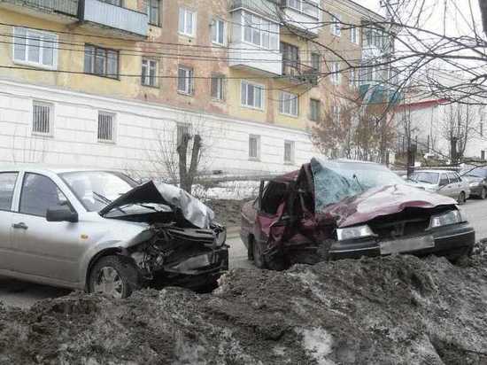 Пожилой водитель погиб в аварии в Сарапуле