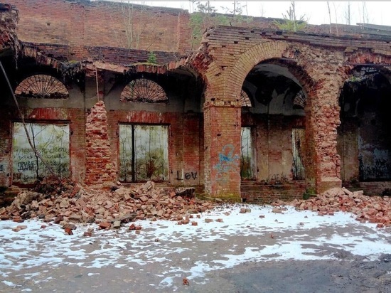В Тверской области обрушилась аркада старинных Торговых рядов