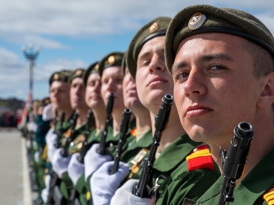 Россияне смогут поступать на военную службу по контракту онлайн