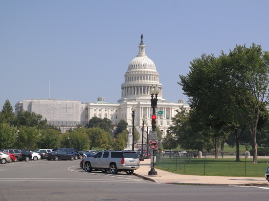 Конгресс США прекратил работу из-за коронавируса