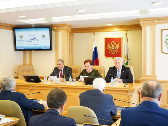 Губернатор Томской области принял участие во внеплановом заседании областного парламента
