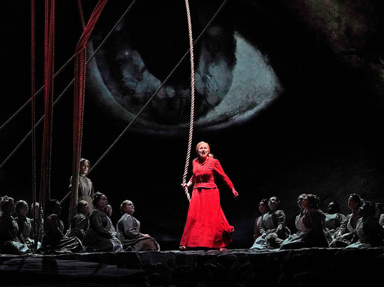 Мет-опера показала новую постановку «Летучего голландца»
