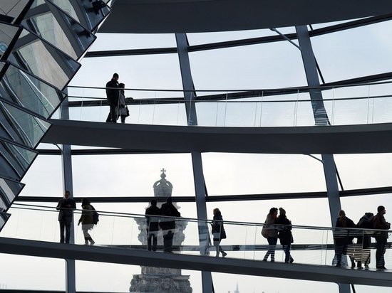 В Германии отменили все массовые мероприятия в связи с коронавирусом